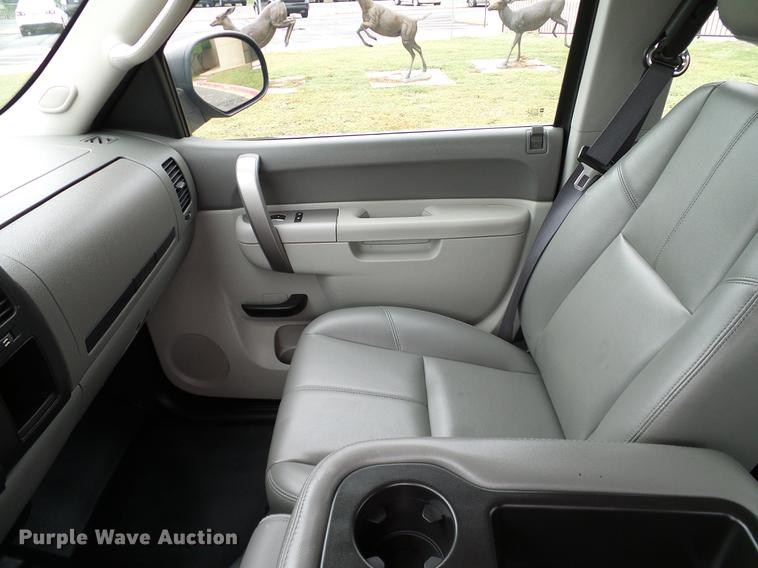 image for item DA6927 2011 Chevrolet Silverado 1500 Ext. Cab pickup truck
