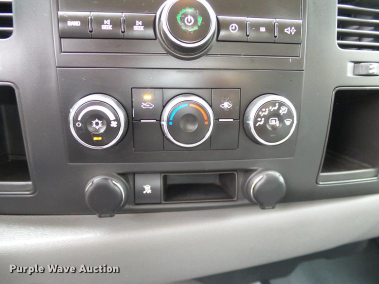 image for item DA6927 2011 Chevrolet Silverado 1500 Ext. Cab pickup truck