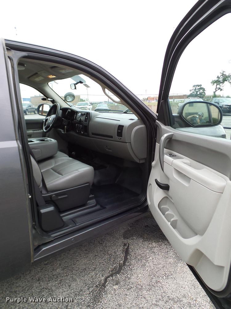 image for item DA6927 2011 Chevrolet Silverado 1500 Ext. Cab pickup truck
