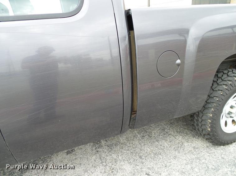 image for item DA6927 2011 Chevrolet Silverado 1500 Ext. Cab pickup truck