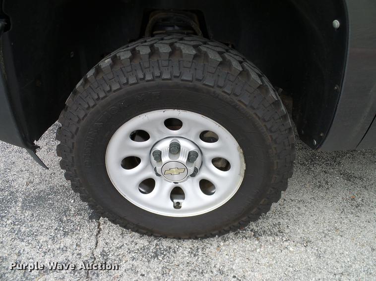 image for item DA6927 2011 Chevrolet Silverado 1500 Ext. Cab pickup truck