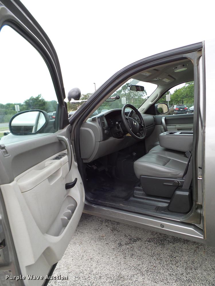 image for item DA6928 2012 Chevrolet Silverado 1500 Ext. Cab pickup truck