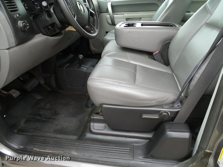 image for item DA6928 2012 Chevrolet Silverado 1500 Ext. Cab pickup truck