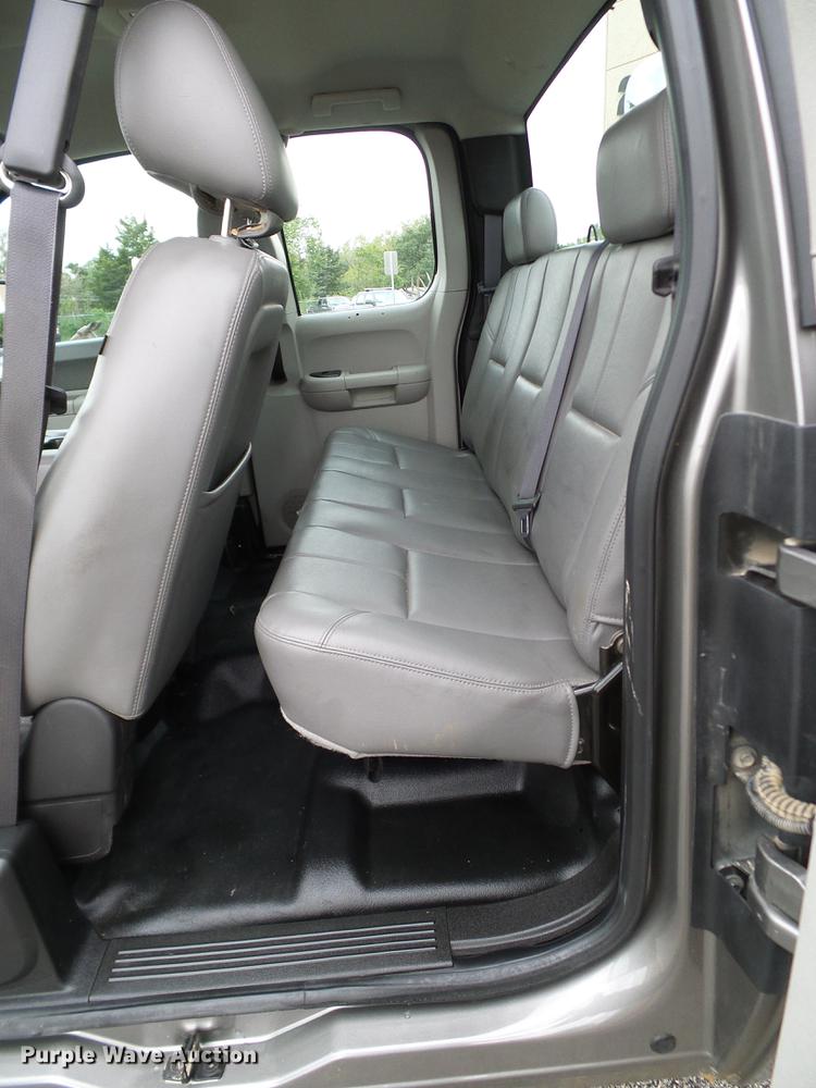 image for item DA6928 2012 Chevrolet Silverado 1500 Ext. Cab pickup truck