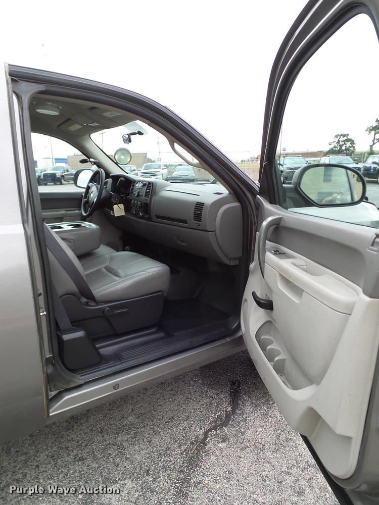 image for item DA6928 2012 Chevrolet Silverado 1500 Ext. Cab pickup truck
