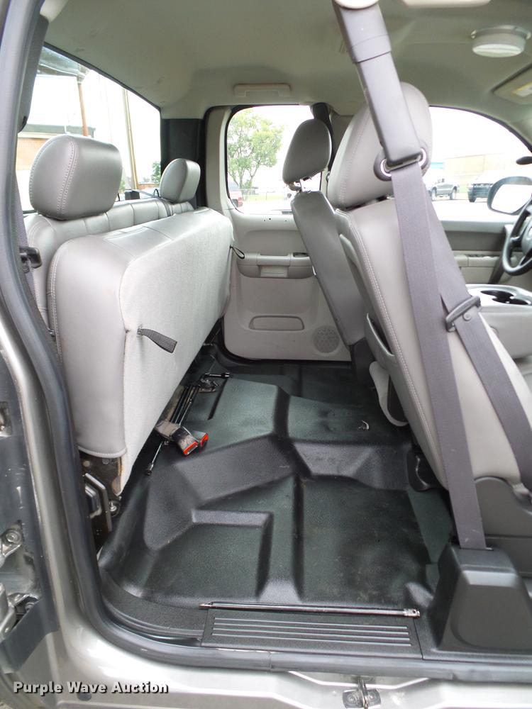 image for item DA6928 2012 Chevrolet Silverado 1500 Ext. Cab pickup truck