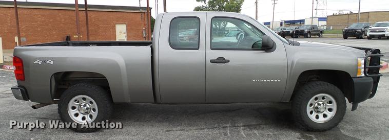 image for item DA6930 2012 Chevrolet Silverado 1500 Ext. Cab pickup truck