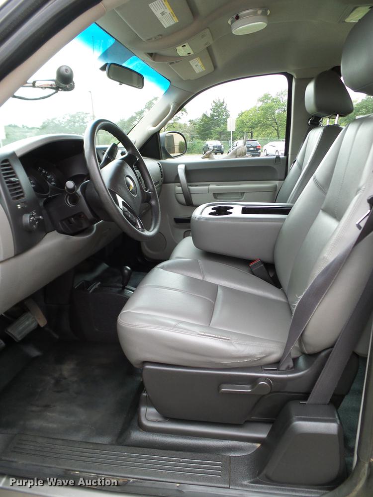 image for item DA6930 2012 Chevrolet Silverado 1500 Ext. Cab pickup truck