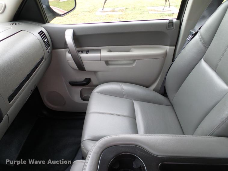 image for item DA6930 2012 Chevrolet Silverado 1500 Ext. Cab pickup truck