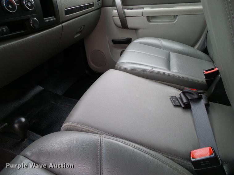 image for item DA6930 2012 Chevrolet Silverado 1500 Ext. Cab pickup truck