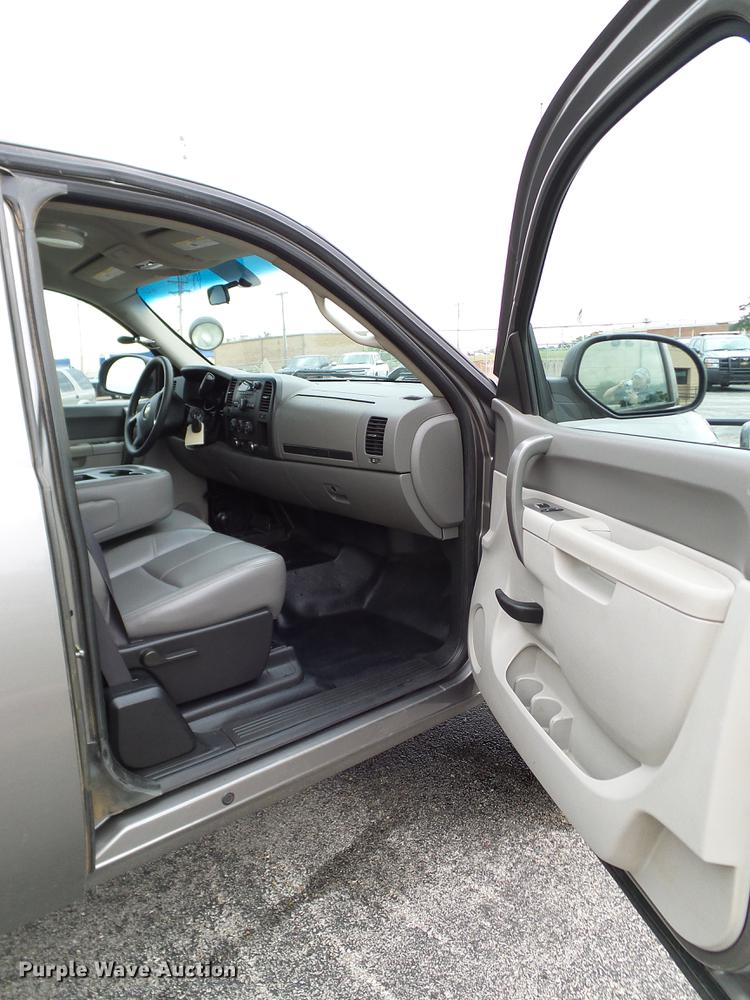 image for item DA6930 2012 Chevrolet Silverado 1500 Ext. Cab pickup truck