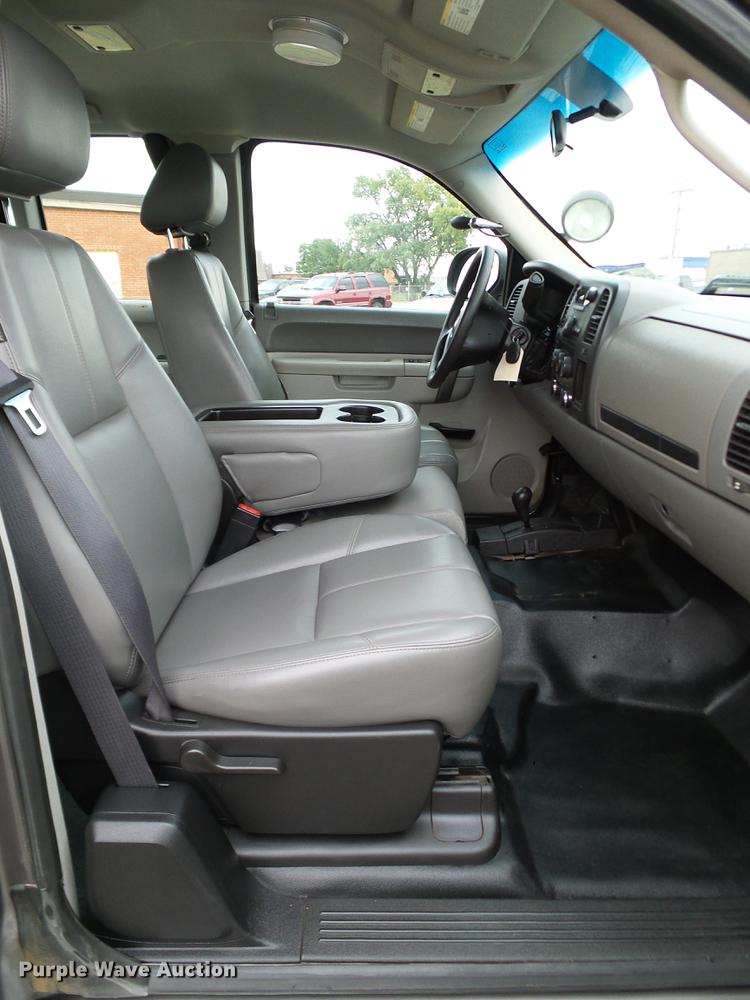 image for item DA6930 2012 Chevrolet Silverado 1500 Ext. Cab pickup truck