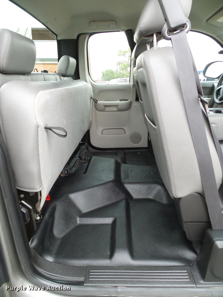 image for item DA6930 2012 Chevrolet Silverado 1500 Ext. Cab pickup truck