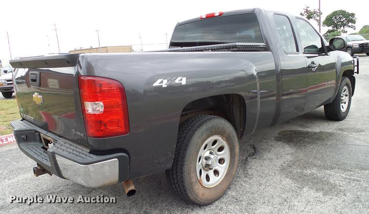image for item DA6931 2011 Chevrolet Silverado 1500 Ext. Cab pickup truck