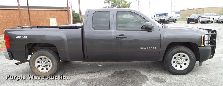 image for item DA6931 2011 Chevrolet Silverado 1500 Ext. Cab pickup truck