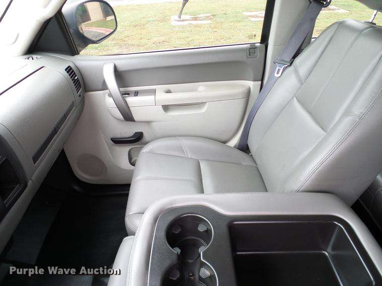 image for item DA6931 2011 Chevrolet Silverado 1500 Ext. Cab pickup truck