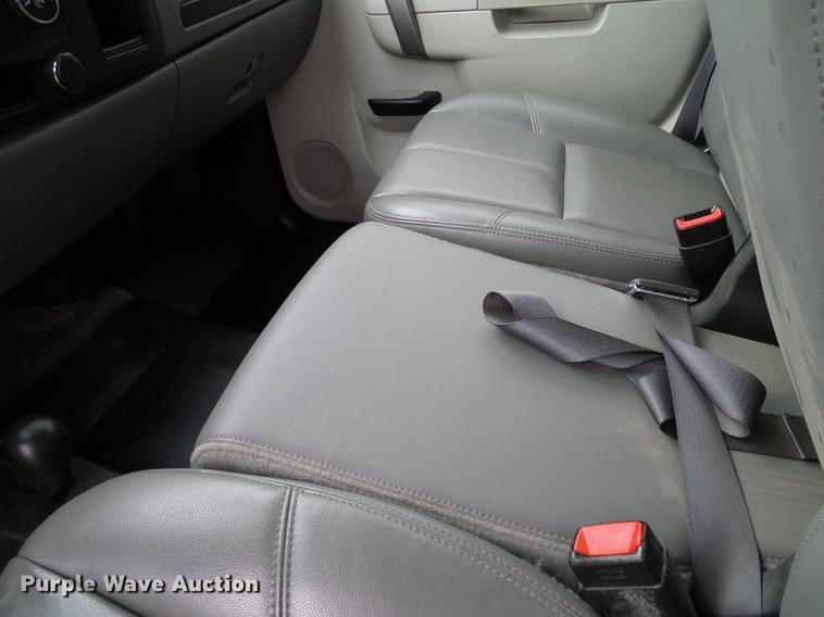 image for item DA6931 2011 Chevrolet Silverado 1500 Ext. Cab pickup truck