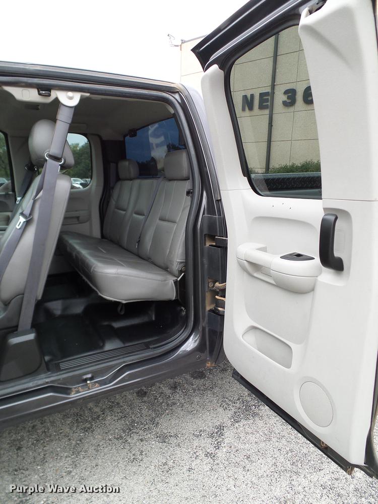 image for item DA6931 2011 Chevrolet Silverado 1500 Ext. Cab pickup truck