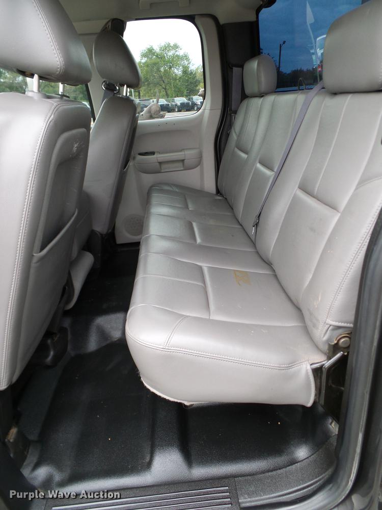 image for item DA6931 2011 Chevrolet Silverado 1500 Ext. Cab pickup truck