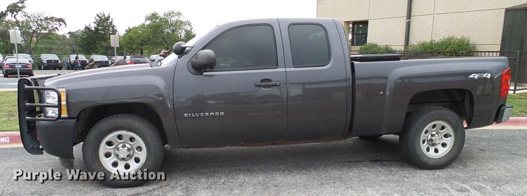 image for item DA6932 2011 Chevrolet Silverado 1500 Ext. Cab pickup truck