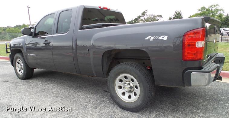 image for item DA6932 2011 Chevrolet Silverado 1500 Ext. Cab pickup truck