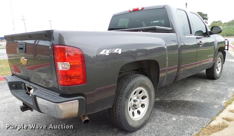 image for item DA6932 2011 Chevrolet Silverado 1500 Ext. Cab pickup truck