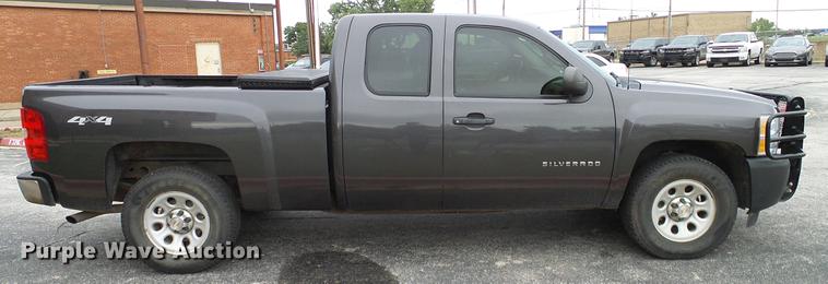 image for item DA6932 2011 Chevrolet Silverado 1500 Ext. Cab pickup truck