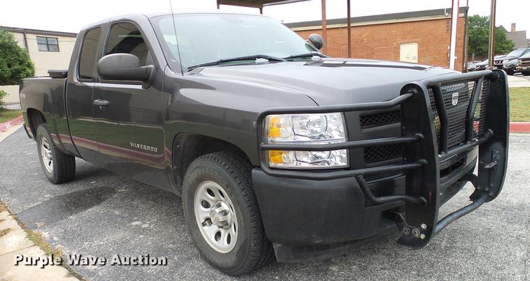image for item DA6932 2011 Chevrolet Silverado 1500 Ext. Cab pickup truck