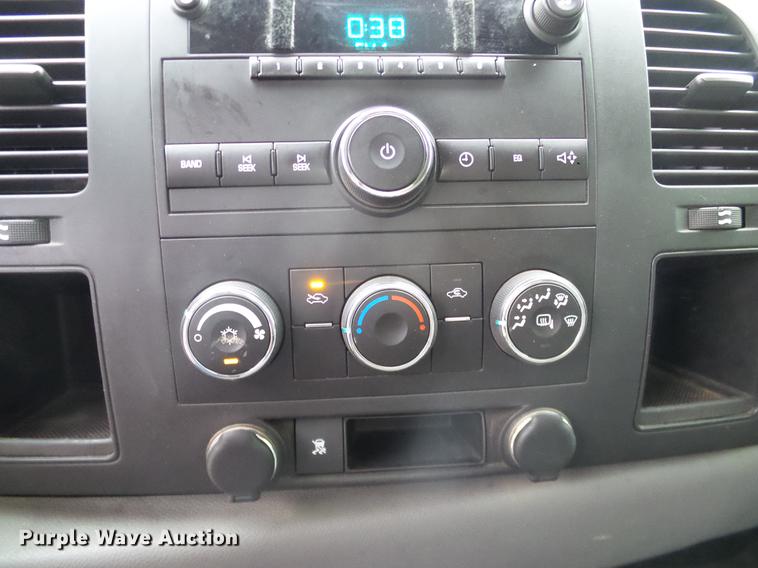 image for item DA6932 2011 Chevrolet Silverado 1500 Ext. Cab pickup truck