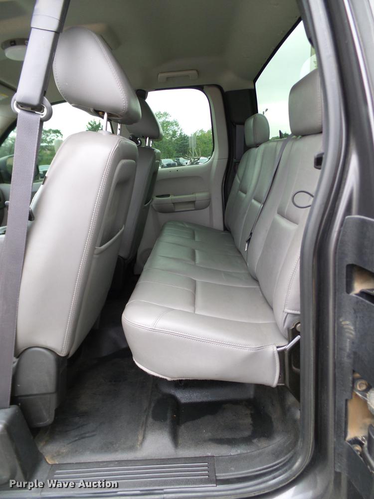 image for item DA6932 2011 Chevrolet Silverado 1500 Ext. Cab pickup truck