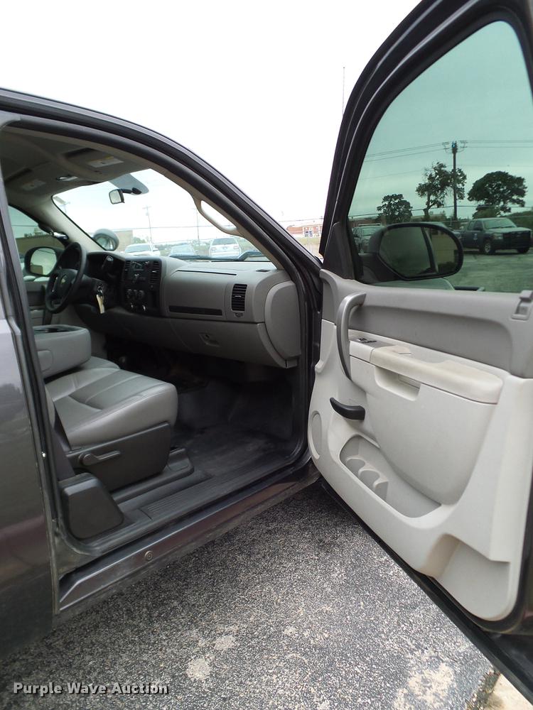 image for item DA6932 2011 Chevrolet Silverado 1500 Ext. Cab pickup truck
