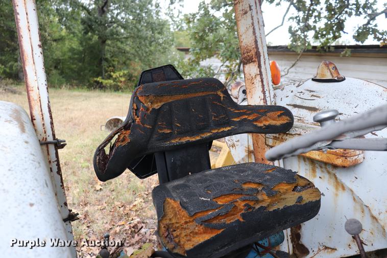 image for item ED9555 Ford 5000 tractor