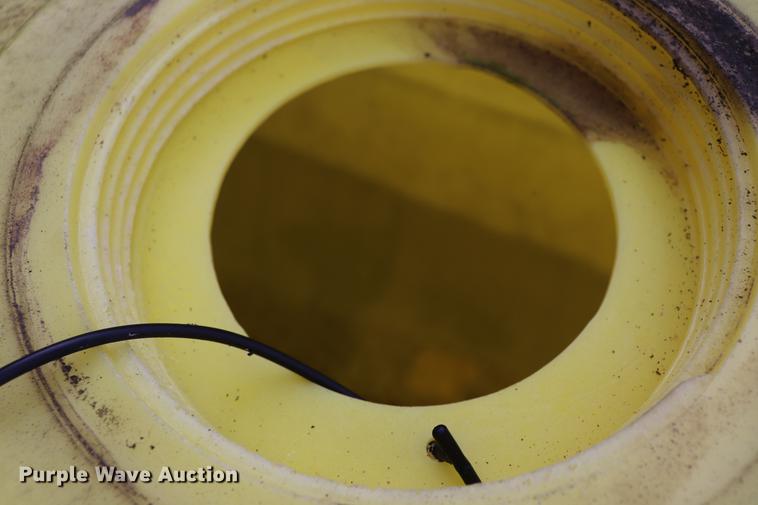 image for item ED9557 Wylie sprayer trailer