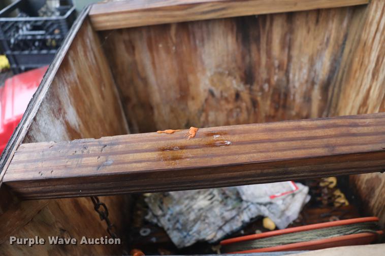 image for item ED9569 1985 Polar Kraft boat