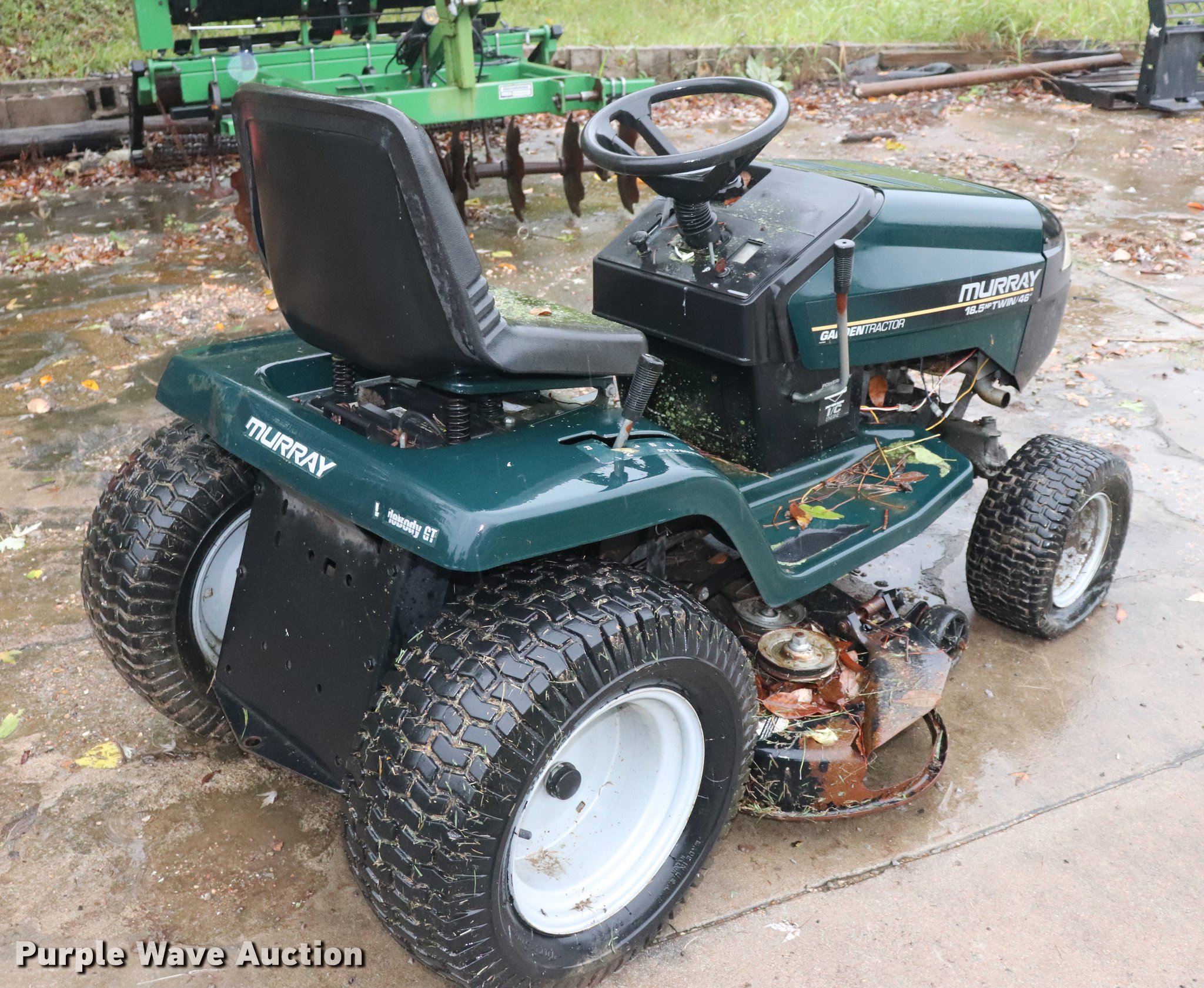 Murray lawn mower in Eucha, OK Item ED9572 sold Purple Wave
