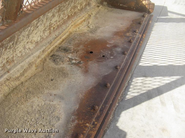 image for item AR9754 Skid steer bucket