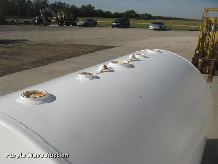 image for item AR9758 Fuel tank