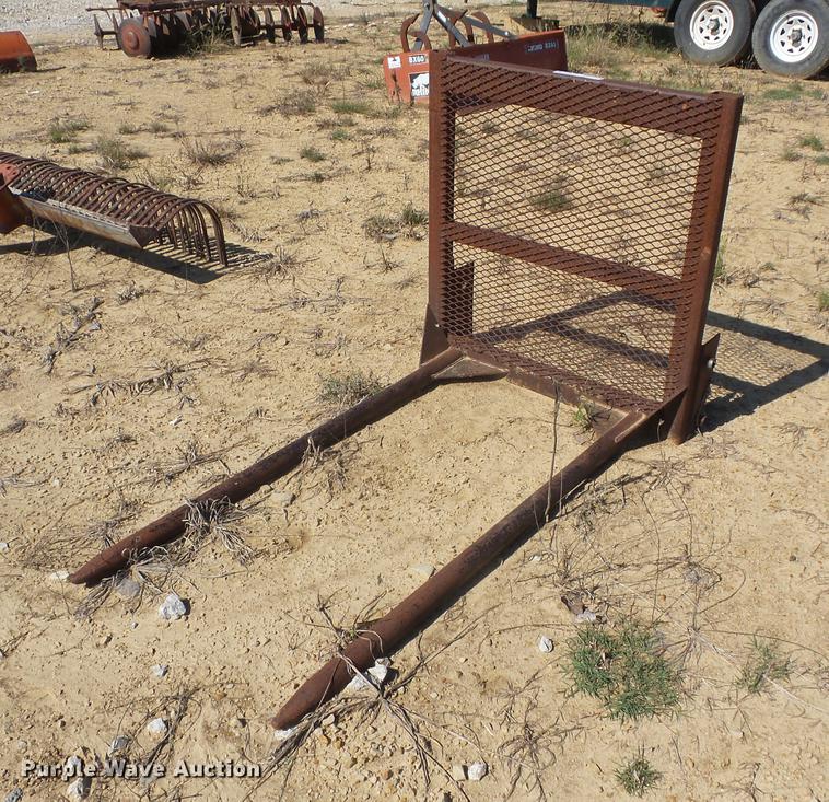 image for item AY9665 Shop built bale forks