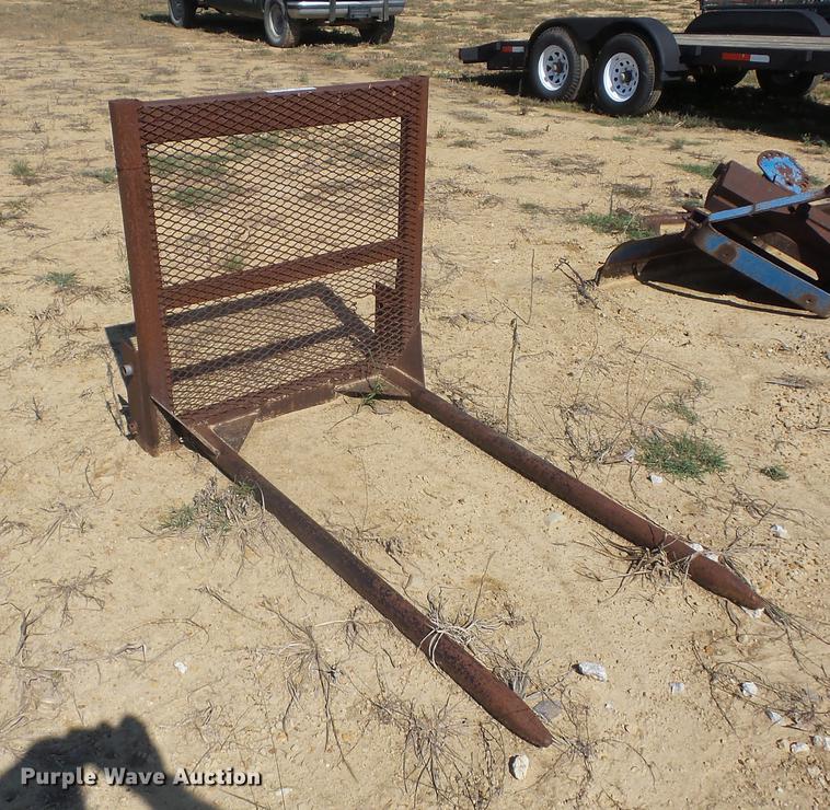 image for item AY9665 Shop built bale forks