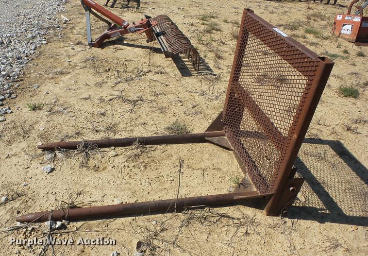 image for item AY9665 Shop built bale forks