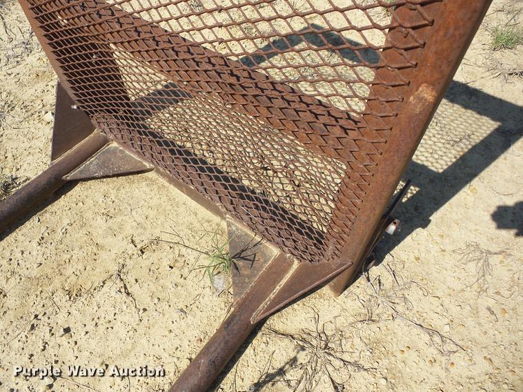 image for item AY9665 Shop built bale forks