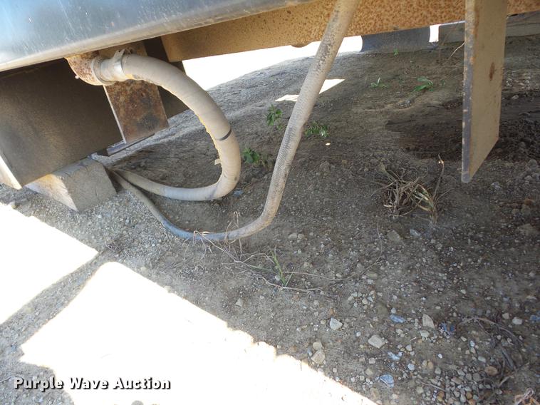 image for item AY9674 Dew Eze 485 flatbed