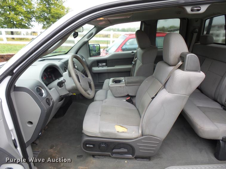 image for item DA0805 2005 Ford F150 SuperCab pickup truck