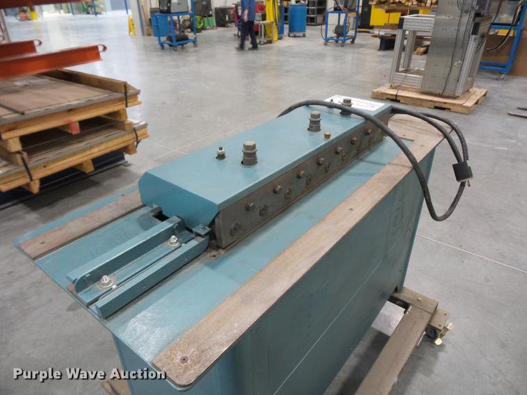 image for item DA0813 Lockformer 20 gauge Pittsburg lock