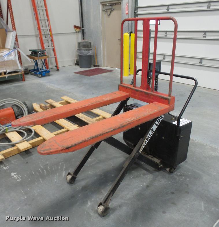 image for item DA0815 Mobile Pallet Truck BPS25 pallet jack