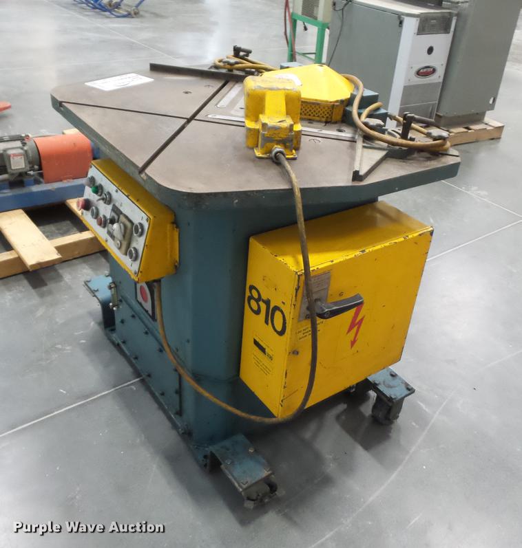 image for item DA0817 Amada CS-220 corner shear