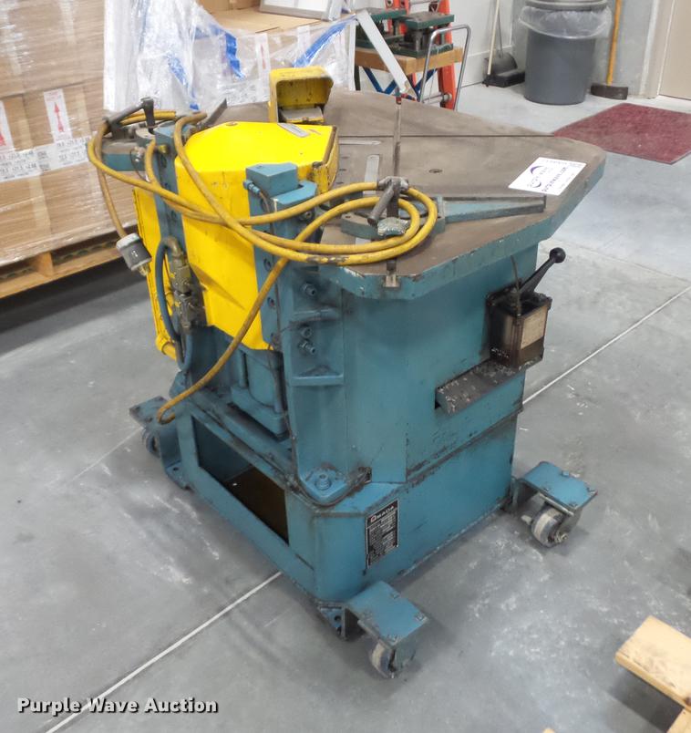 image for item DA0817 Amada CS-220 corner shear