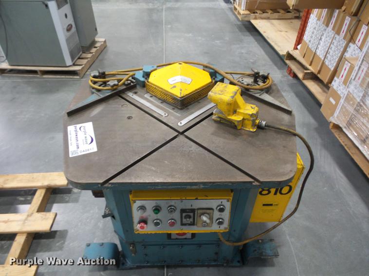 image for item DA0817 Amada CS-220 corner shear