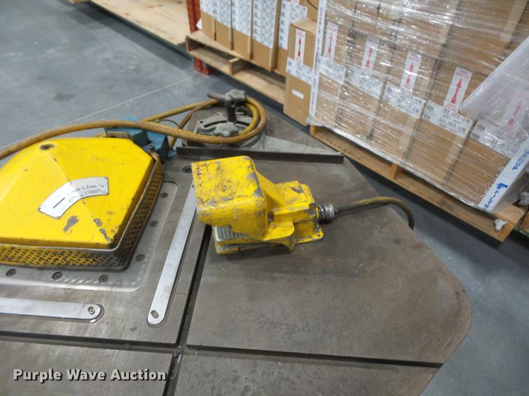 image for item DA0817 Amada CS-220 corner shear