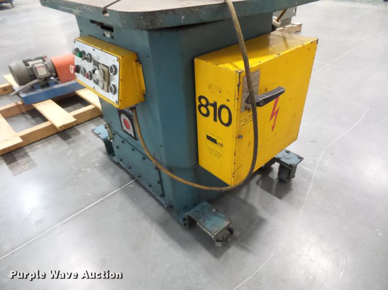 image for item DA0817 Amada CS-220 corner shear